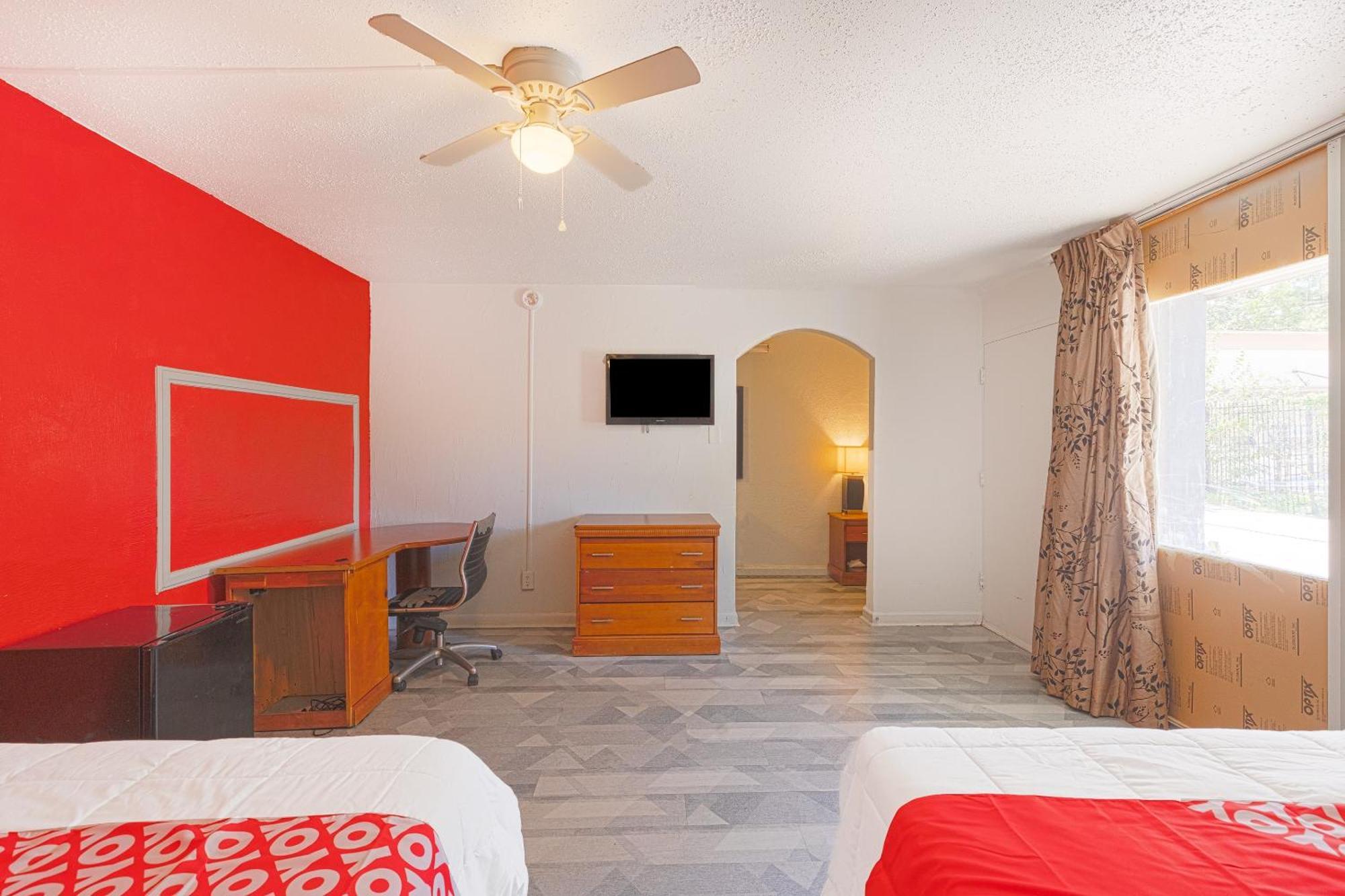 Oyo Hotel Houston, Tx Near Medical Center Nrg Stadium מראה חיצוני תמונה